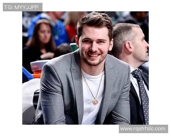 足球界颜值第一球星的光辉与魅力揭秘 他如何成为万千球迷心中的绝世美男